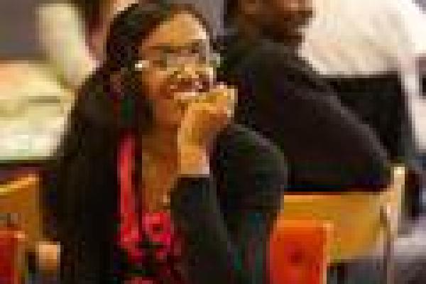 medium_Girl_workshop_smiling